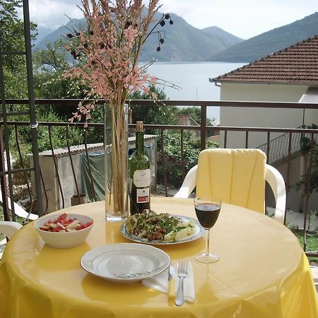 Holiday Home Bokokotorski Zaliv מראה חיצוני תמונה